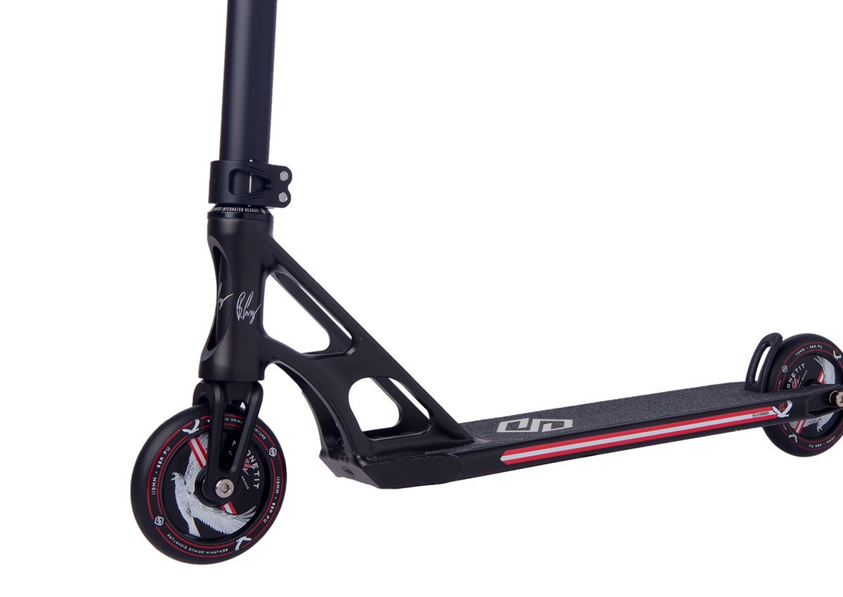 Striker BGSeakk Magnetit Stunt Scooter - Black