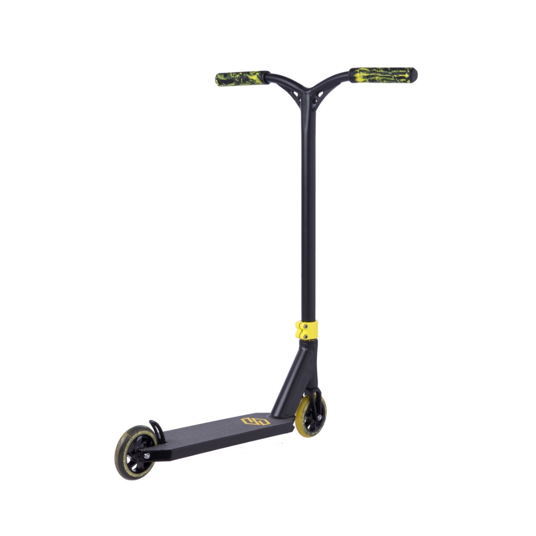 Striker Lux Painted Stunt Scooter - Black/Yellow