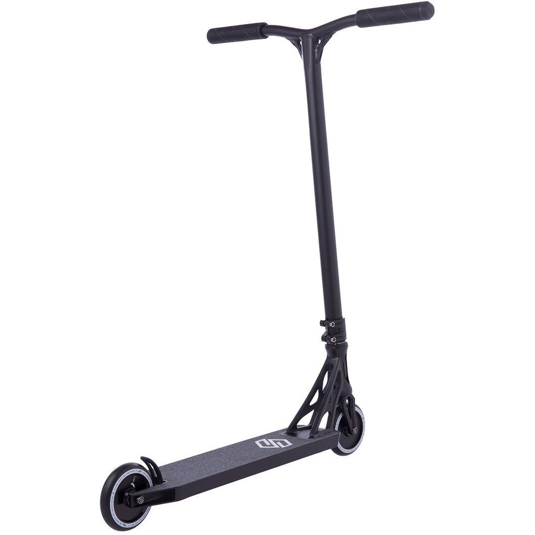 Trottinette freestyle complète Striker Essence