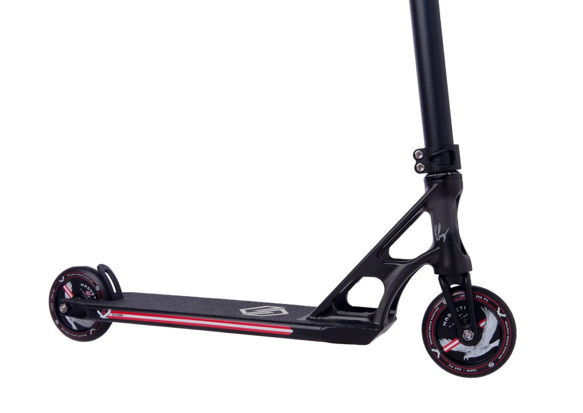 Striker BGSeakk Magnetit Stunt Scooter - Black