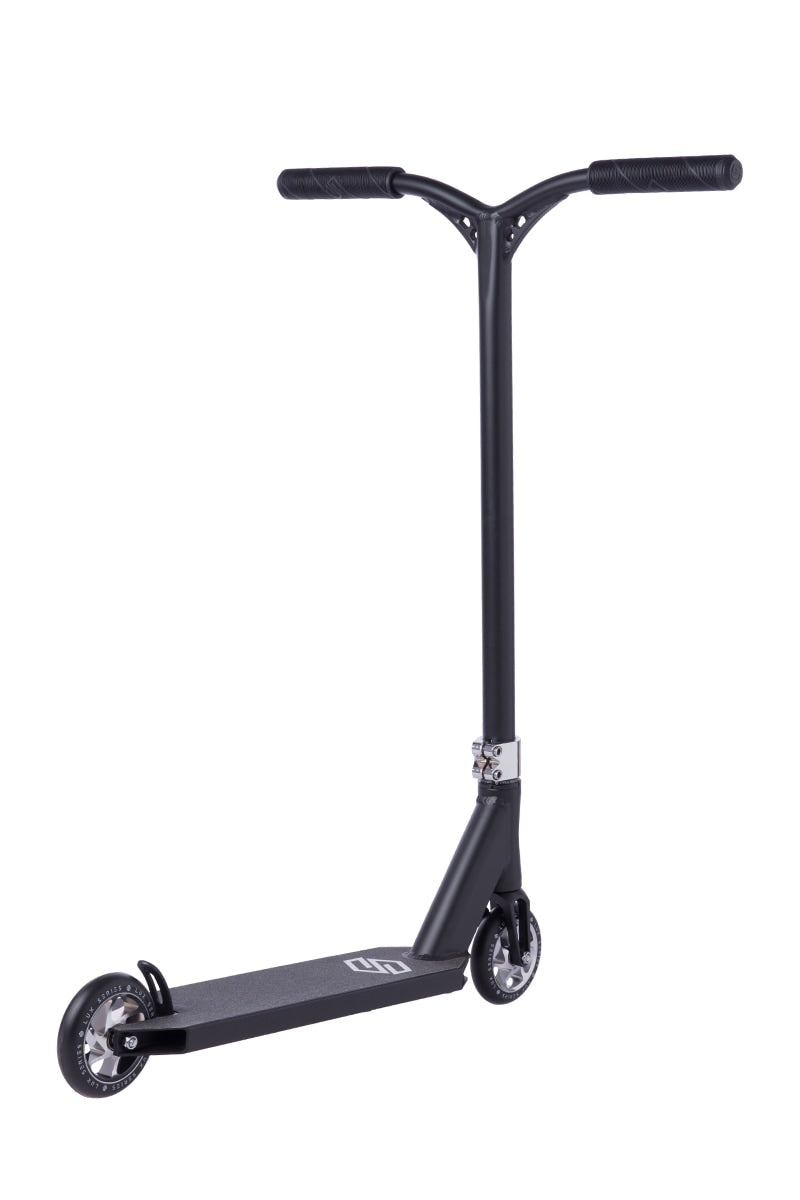 Striker Lux Stunt Scooter - Black/Chrome